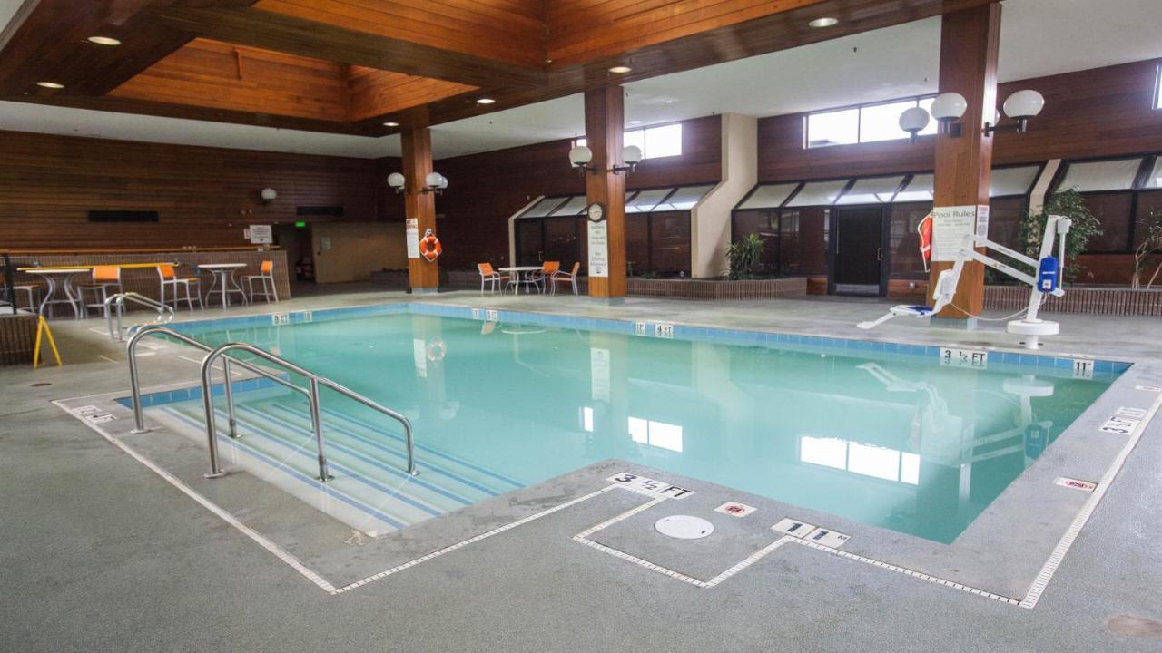 Cortina Inn Rutland Exterior photo